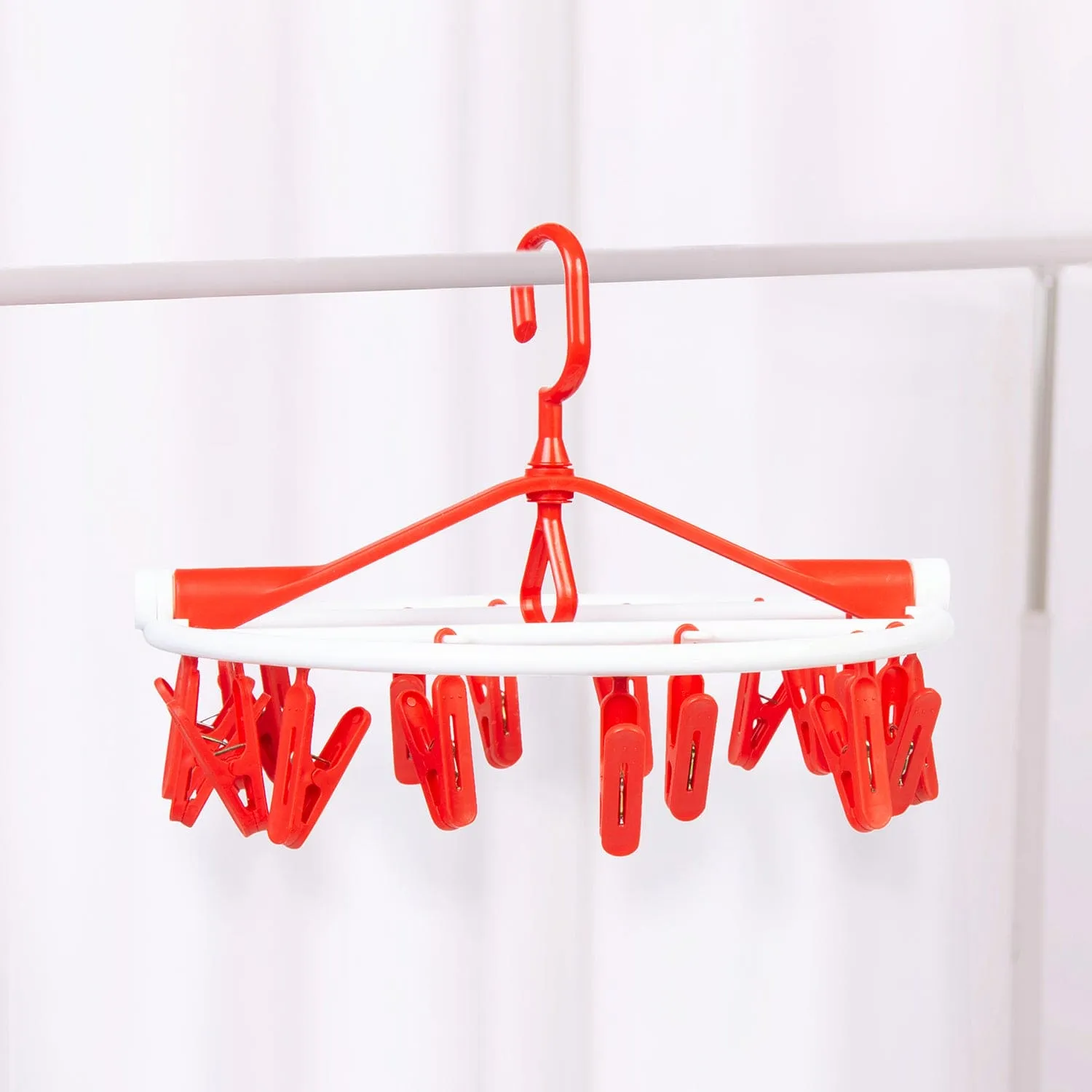 Clothes Hanger Round Foldable 18 Clips Red